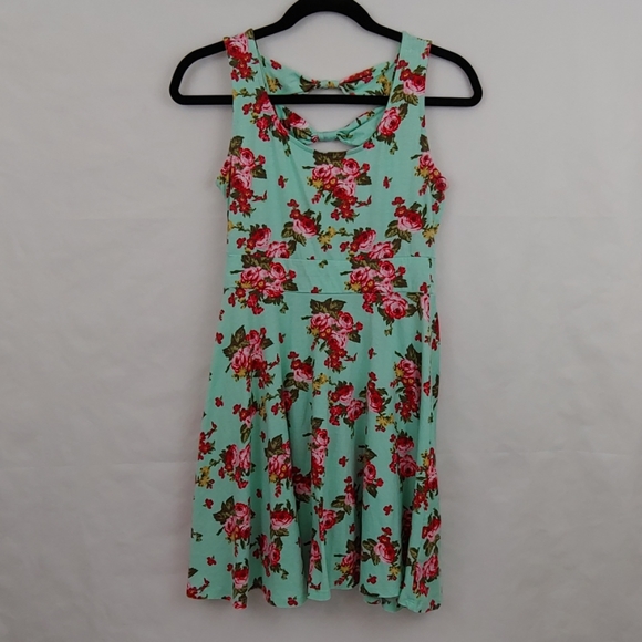 dELiA*s Dresses & Skirts - Delias Dress Green Floral Pullover Size Medium